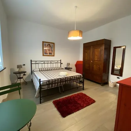 Lunetia Bed & Breakfast