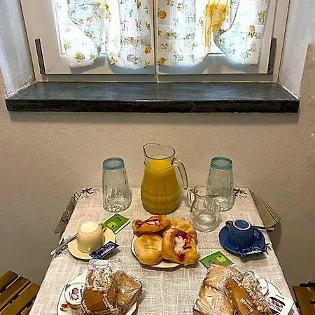 Lunetia Bed & Breakfast 3*