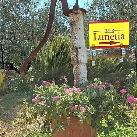 Bed & Breakfast Lunetia 3*